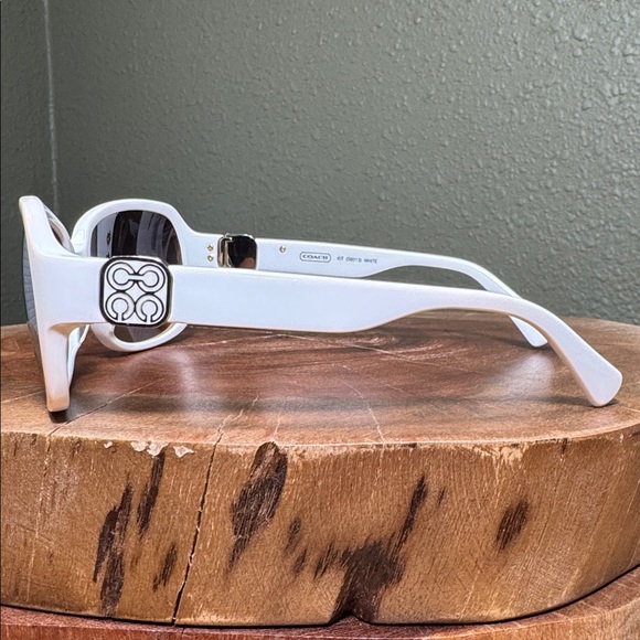 COACH KIT WHITE SUNGLASSES WITH OP ART HARD SHELL CASE - Picture 3 of 14
